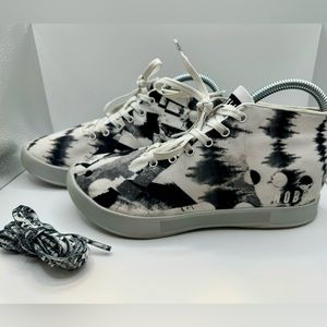 NOBULL CANVAS MID  Trainer/ Unisex Women’s 7.5/ Men 6